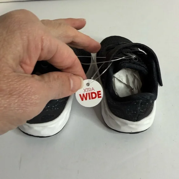 New Balance black and white toddler 3 extra wide New with tags - Picture 4 of 6